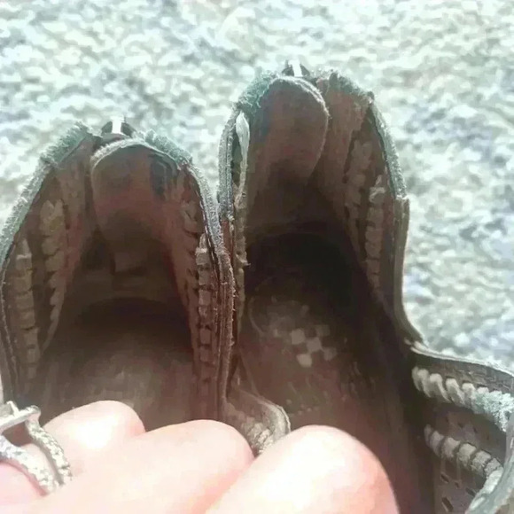 Vince Camuto Prasata Leather Bootie - Picture 11 of 13